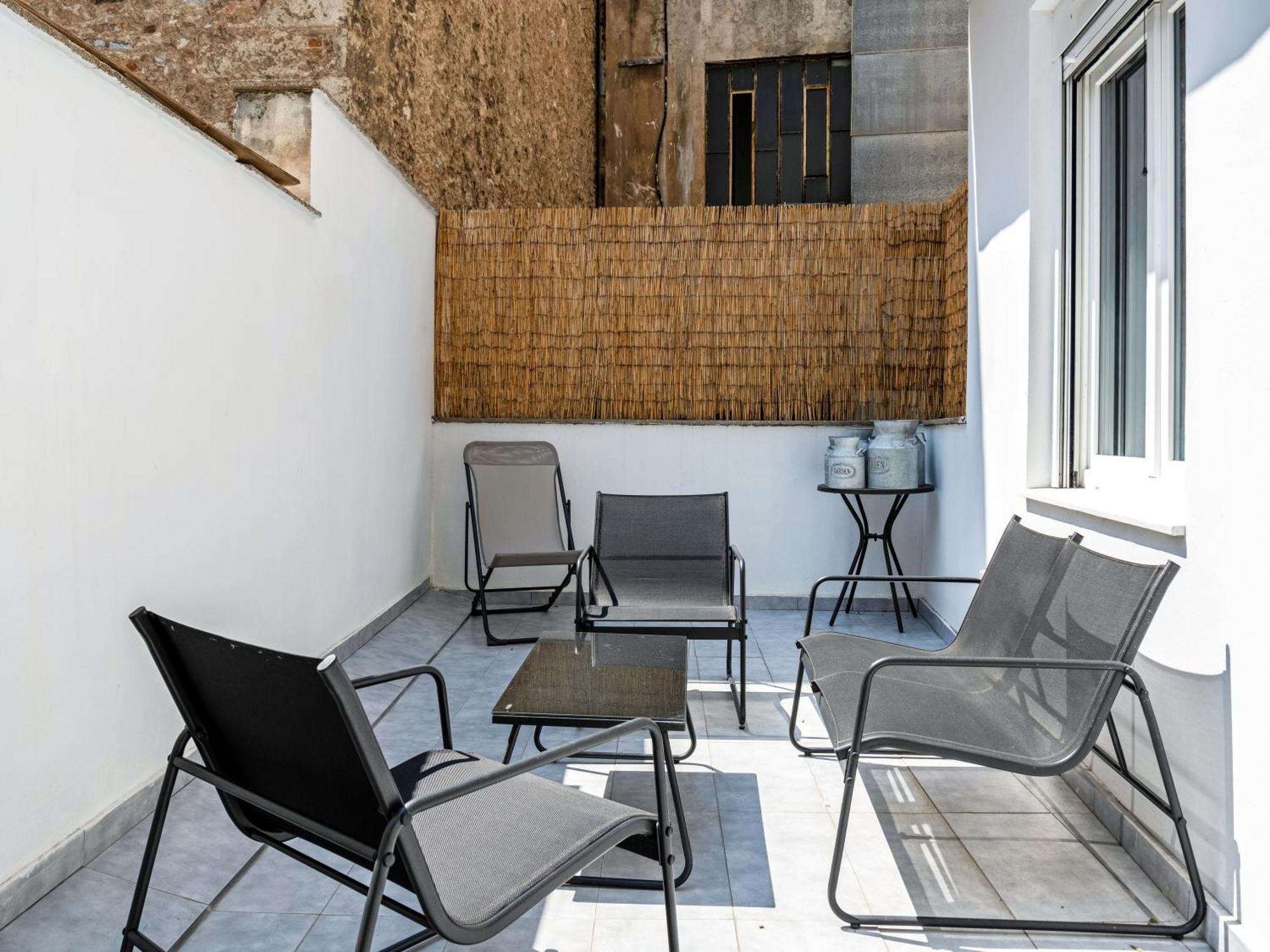 Yalarent Luxury Apartments In The Heart Of The City Aten Exteriör bild