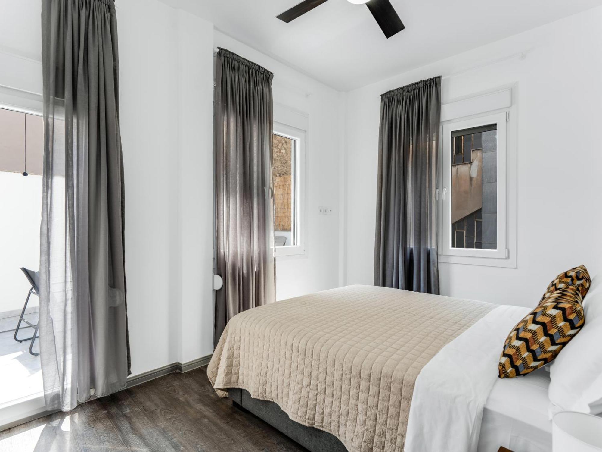 Yalarent Luxury Apartments In The Heart Of The City Aten Exteriör bild