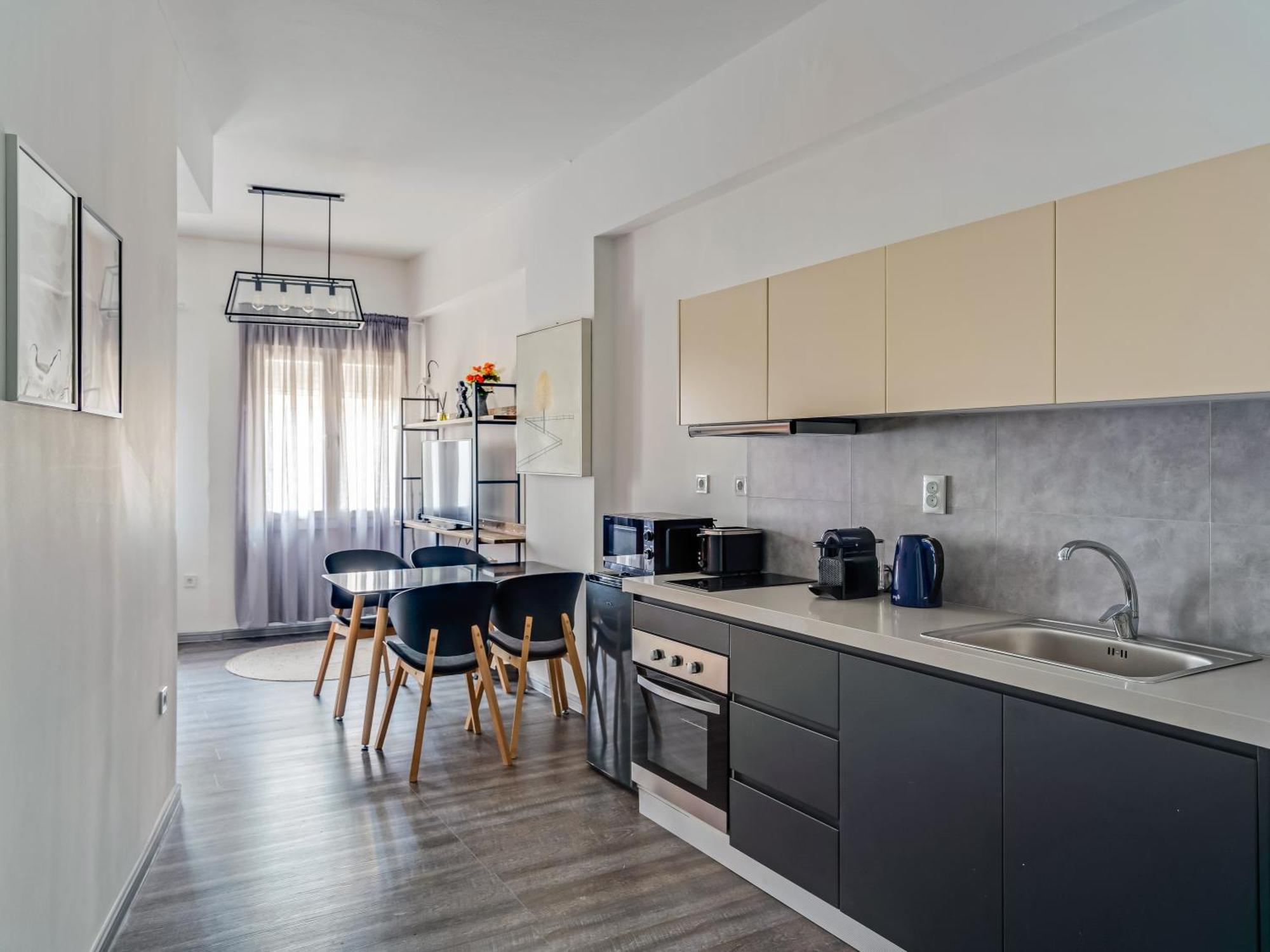 Yalarent Luxury Apartments In The Heart Of The City Aten Exteriör bild